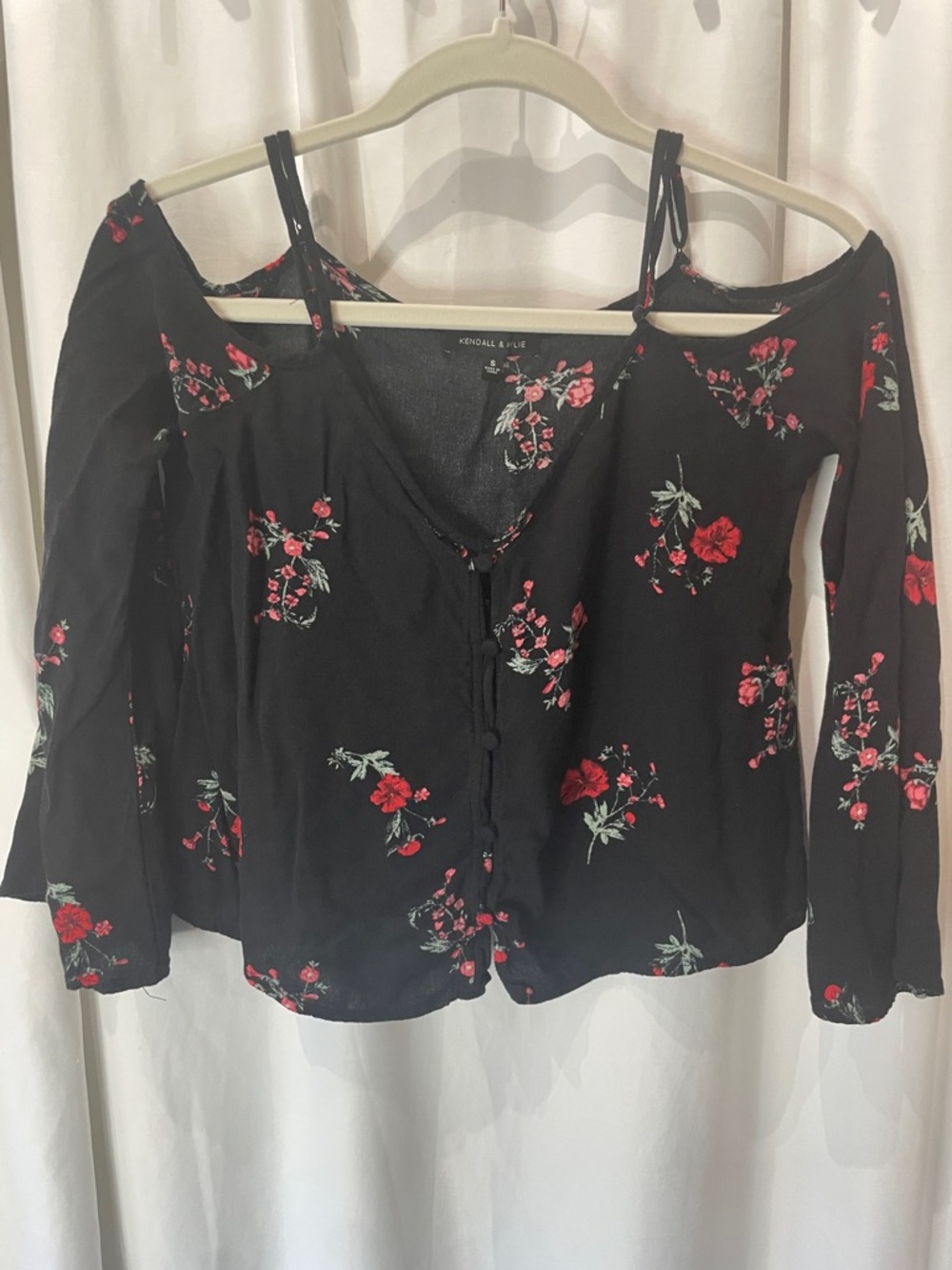 Kendall & Kylie Black Off-Shoulder Floral Button-Front Top